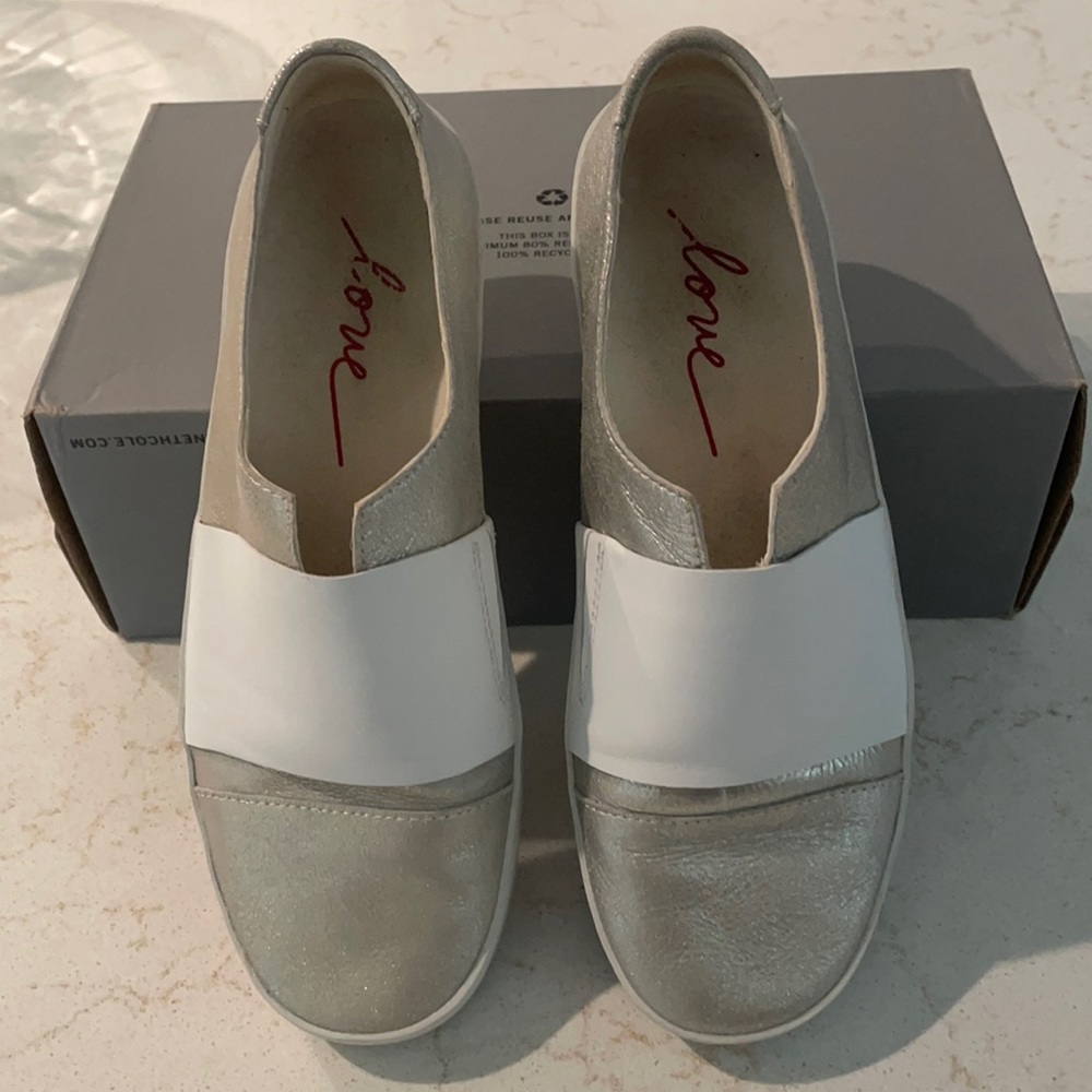 Ellen DeGeneres, size 7.5, silver and white tennis shoes